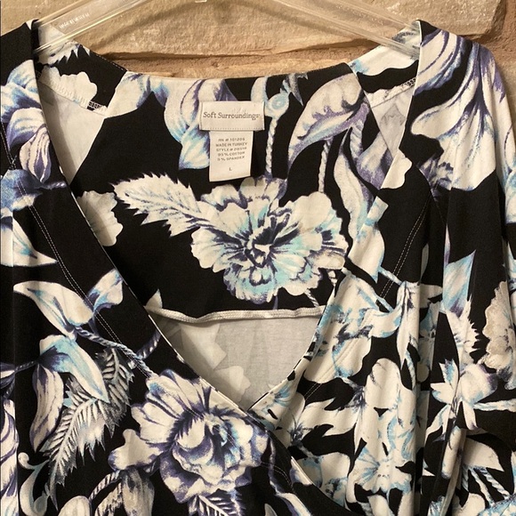 Soft surrounded Floral V-Neck Dress Size L - Picture 5 of 8